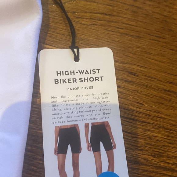 High waist Alo airbrush bike shorts - Picture 3 of 4